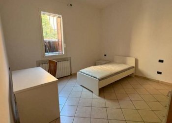 Camera da letto - Appartamento via Giuseppe Massarenti, Bologna (zona Massarenti) - foto 15