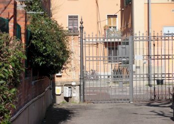 Cortile interno - Appartamento via Giuseppe Massarenti, Bologna (zona Massarenti) - foto 34