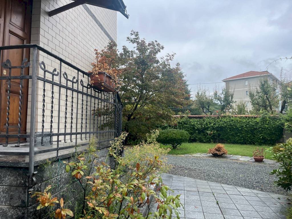 Giardino - Quadrilocale strada alla Fornace, Biella - foto 3