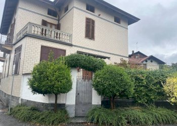 Facciata - Quadrilocale strada alla Fornace, Biella - foto 1