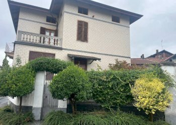 Facciata - Quadrilocale strada alla Fornace, Biella - foto 2