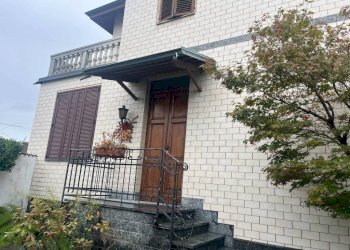 Facciata - Quadrilocale strada alla Fornace, Biella - foto 14