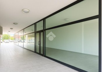 Negozio via Radici in piano, Sassuolo - foto 1