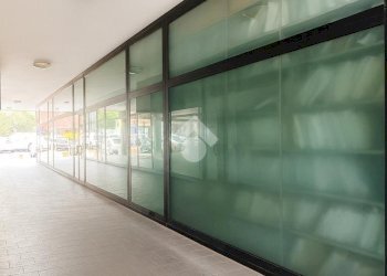 Negozio via Radici in piano, Sassuolo - foto 2