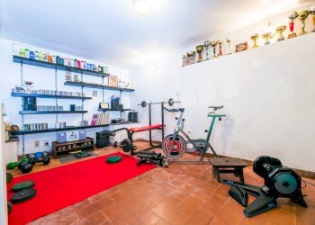 Villa Salita alla Chiesa di Fegino, Genova (zona Cornigliano) - foto 48