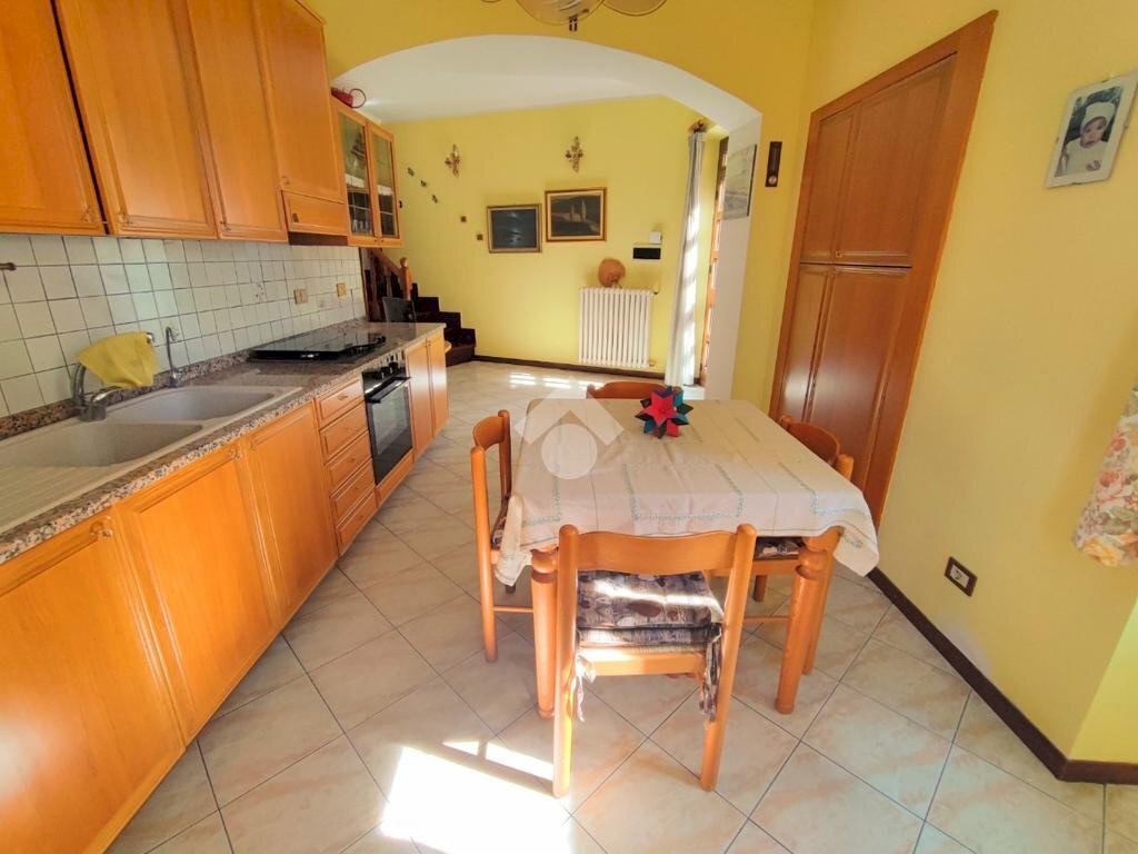 Casa indipendente Via 5 Martiri, Carezzano - foto 2