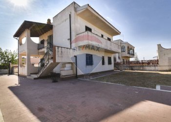 Edificio all\'aperto - Villa Viale Dei Pini
 
44, Augusta - foto 3