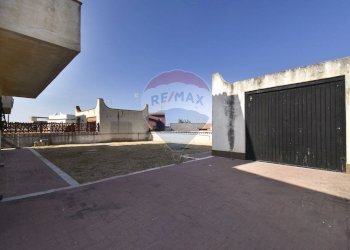 Garage - Villa Viale Dei Pini
 
44, Augusta - foto 5