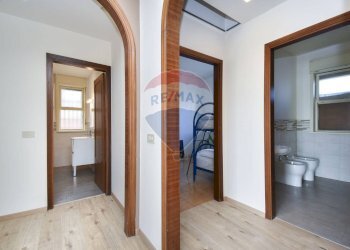 Hall / corridoio - Villa Viale Dei Pini
 
44, Augusta - foto 20