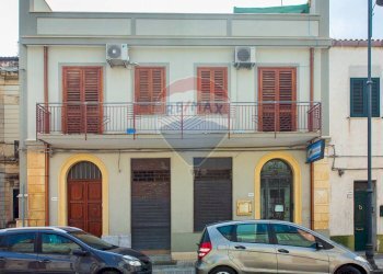 Edificio all\'aperto - Casa semi indipendente Via Umberto I
 
304, Nizza di Sicilia - foto 2