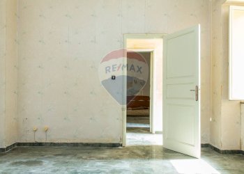 Stanza vuota - Casa semi indipendente Via Umberto I
 
304, Nizza di Sicilia - foto 8