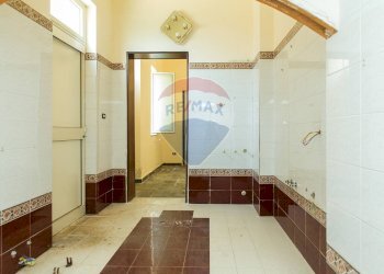 Bagno - Casa semi indipendente Via Umberto I
 
304, Nizza di Sicilia - foto 17