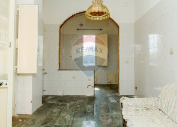 Stanza vuota - Casa semi indipendente Via Umberto I
 
304, Nizza di Sicilia - foto 18