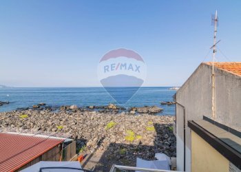 Vista dalla terrazza 2° piano - Appartamento Via Cristoforo Colombo
 
14, Riposto - foto 21