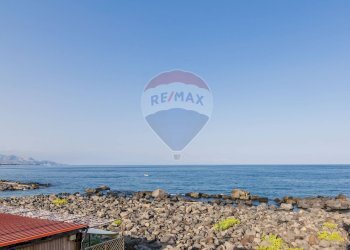 Vista dalla terrazza 2° piano - Appartamento Via Cristoforo Colombo
 
14, Riposto - foto 23