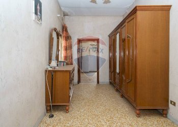Hall / corridoio - Casa semi indipendente Via Cavallotti
 
58, Bronte - foto 12
