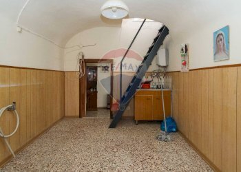Hall / corridoio - Casa semi indipendente Via Cavallotti
 
58, Bronte - foto 15