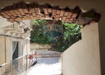 Ingresso - Trilocale Via Antonino Di Sangiuliano
 
139, Catania - foto 41