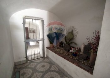 Hall / corridoio - Trilocale Via Antonino Di Sangiuliano
 
139, Catania - foto 44