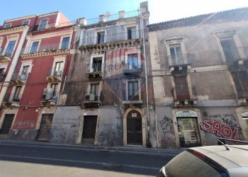 Facciata - Trilocale Via Antonino Di Sangiuliano
 
139, Catania - foto 49