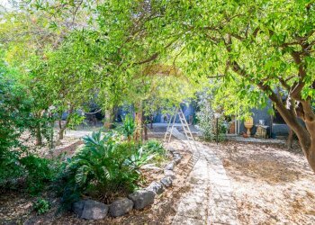 Giardino - Trilocale Via Antonino Di Sangiuliano
 
139, Catania - foto 1