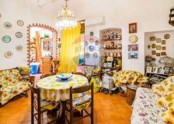 Soggiorno - Trilocale Via Antonino Di Sangiuliano
 
139, Catania - foto 18