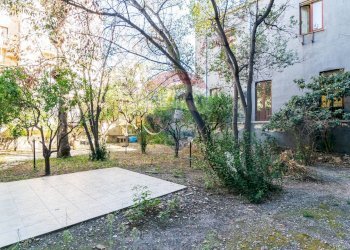 Giardino - Trilocale Via Antonino Di Sangiuliano
 
139, Catania - foto 26