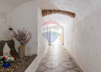 Hall / corridoio - Trilocale Via Antonino Di Sangiuliano
 
139, Catania - foto 43