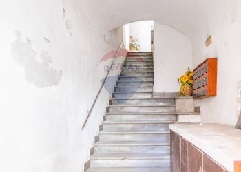 Scale - Trilocale Via Antonino Di Sangiuliano
 
139, Catania - foto 48