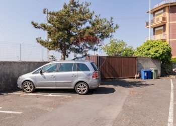 Parcheggio - Trilocale Via Salvatore Quasimodo
 
7, Gravina di Catania - foto 4