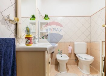 Bagno - Trilocale Via Salvatore Quasimodo
 
7, Gravina di Catania - foto 10