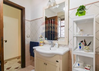 Bagno - Trilocale Via Salvatore Quasimodo
 
7, Gravina di Catania - foto 11