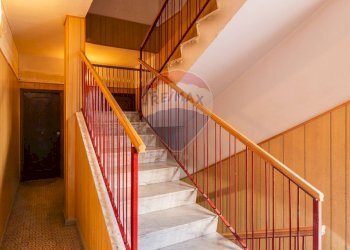 Scale - Trilocale Via Salvatore Quasimodo
 
7, Gravina di Catania - foto 24