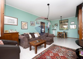 Sala da pranzo - Quadrilocale Via Conti Anguissola
 
12, Truccazzano - foto 1