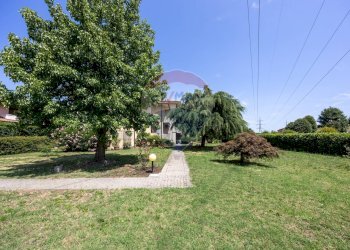 Giardino - Quadrilocale Via Conti Anguissola
 
12, Truccazzano - foto 24