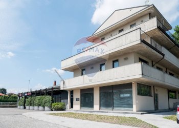 Edificio all\'aperto - Commercial Premises via Provinciale
 
15, Lallio - photo 3