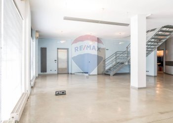 Stanza vuota - Commercial Premises via Provinciale
 
15, Lallio - photo 12