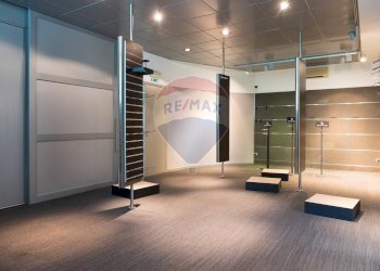 Palestra - Commercial Premises via Provinciale
 
15, Lallio - photo 16