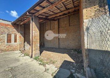 Foto 43 - Rustico Via Selve di Sotto
 
42, Volongo - foto 43