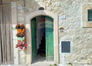 Edificio all\'aperto - Trilocale Via Nazionale
 
4, Civitella Alfedena - foto 4