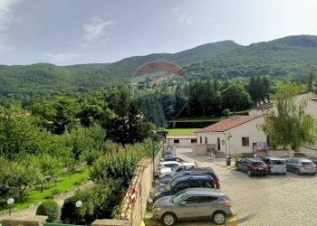 Vista delle montagne - Trilocale Via Nazionale
 
4, Civitella Alfedena - foto 11