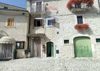 Casa all\'aperto - Trilocale Via Nazionale
 
4, Civitella Alfedena - foto 16