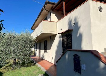 Foto 2 - Villa a Schiera via cialdini
 
1, San Giuliano Terme - foto 2