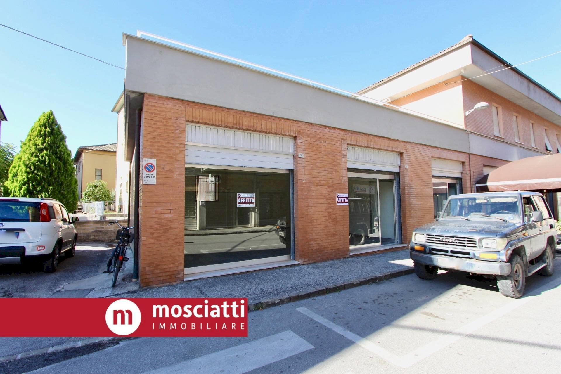 Foto 1 - Locale Commerciale Via Kennedy, Matelica - foto 1