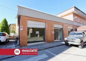 Foto 1 - Locale Commerciale Via Kennedy, Matelica - foto 1