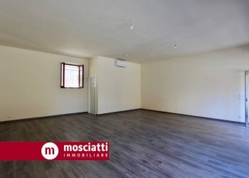 Foto 4 - Locale Commerciale Via Kennedy, Matelica - foto 4