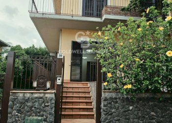 Foto 2 - Villa Via Alcaloro Petrone
 
16/B - 16/C, Viagrande - photo 2