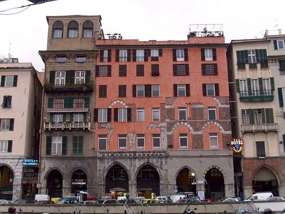 Foto 3 - Hotel Via Di Sottoripa
 
3, Genova - foto 3