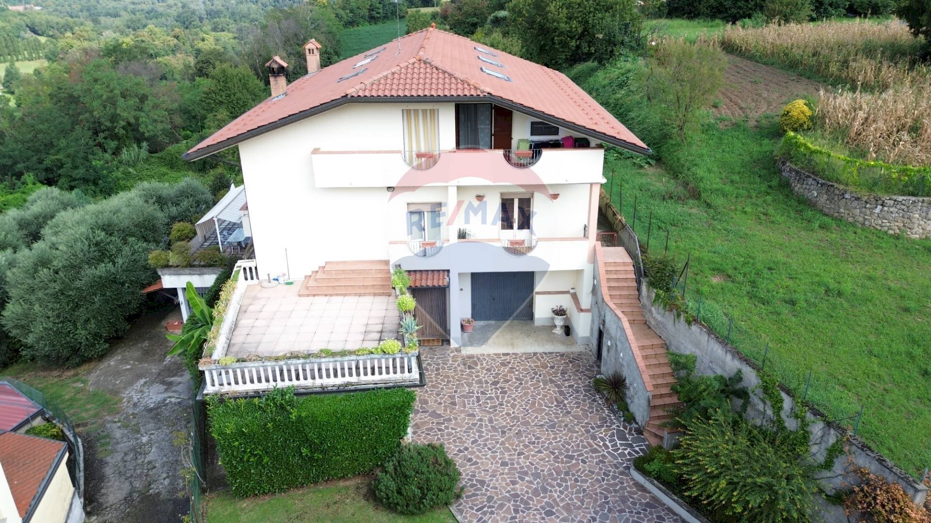 Four-room apartment VIA ADDA, 40 
 Bottanuco, Bottanuco - photo 2