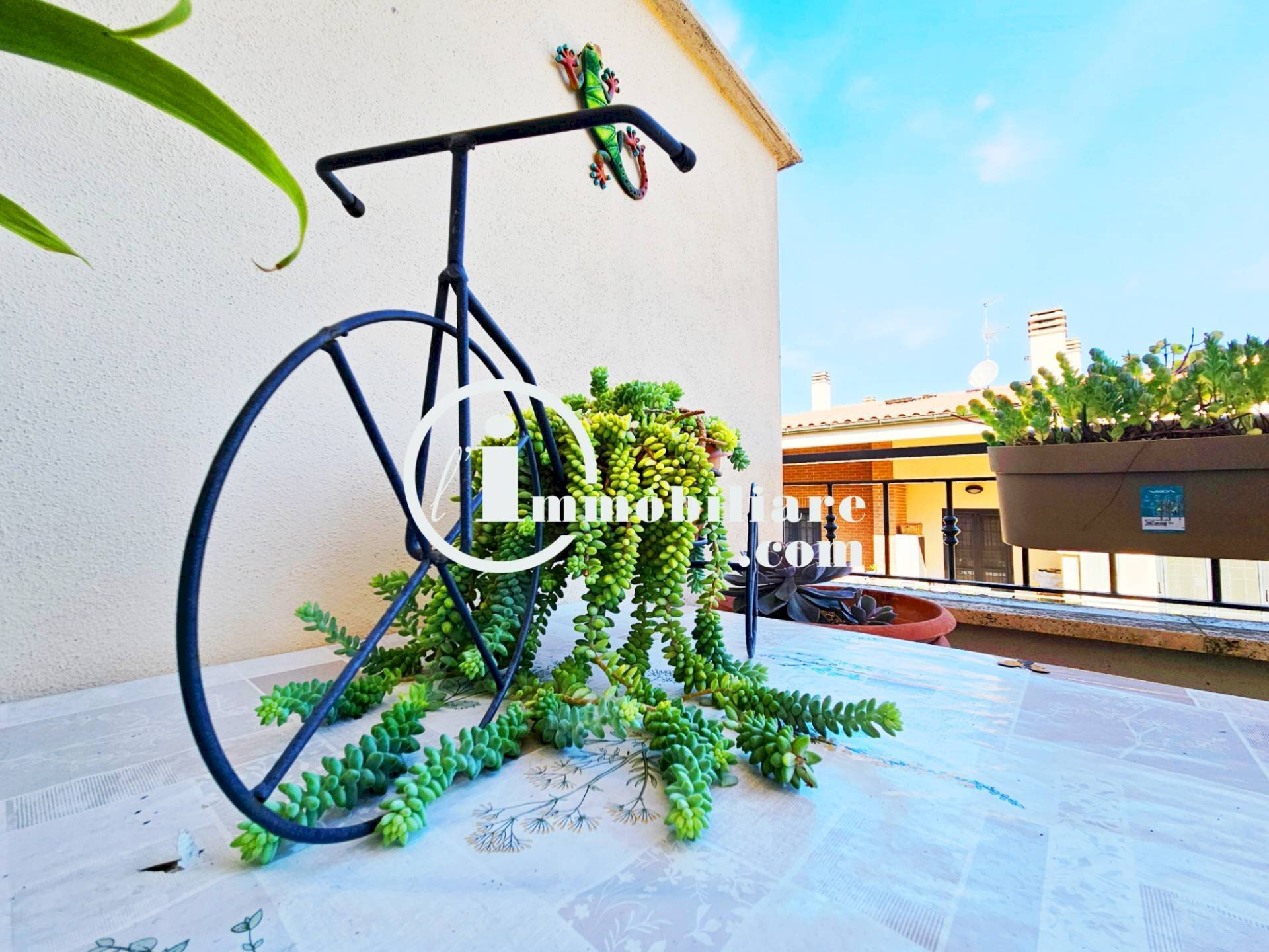 Foto 1 - Three-room apartment Via Pier Andrea Fontebasso
 
82, Roma - photo 1